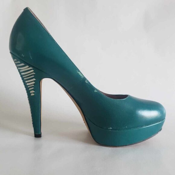 Vince Camuto, 11, Teal Heels - Picture 4 of 4